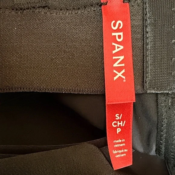 NEW SPANX Black Deep Plunge Bodysuit